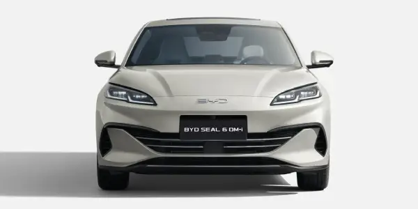 BYD SEAL 6 DM-i plug-in hybrid saloon