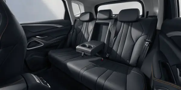 BYD SEAL 6 DM-i TOURING spacious interior and comfortable seating