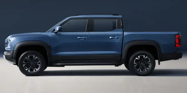 Rugged exterior styling of the BYD SHARK DMO pick-up